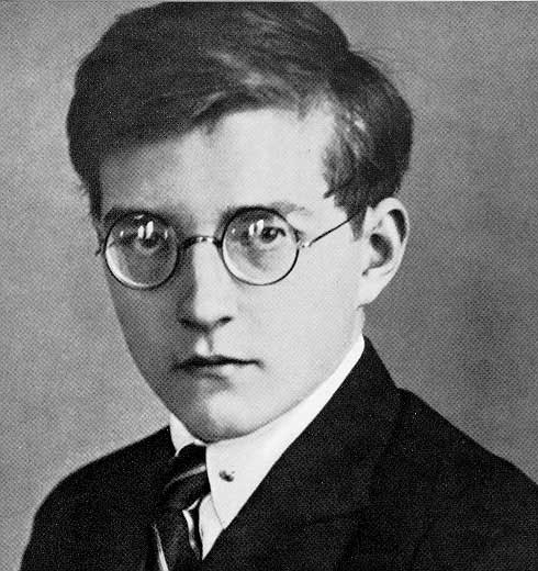 Szostakowicz w wieku 19 lat, artysta w okowach reżimu