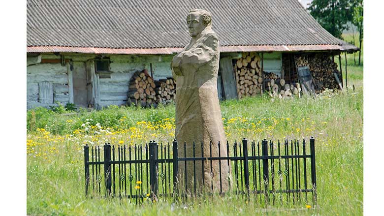 Artykuł: Anielskie chóry Dmytra Bortnianskiego, Pomnik Dmytra Bortnianskiego w Bartnem