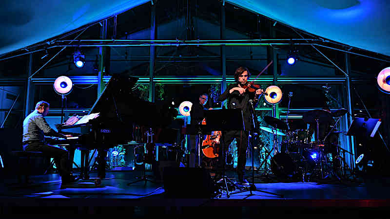 Jazzowo-klasyczne brzmienia Mateusza Smoczyńskiego